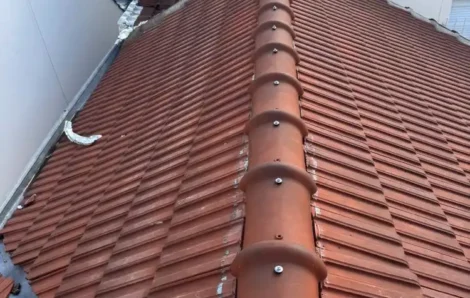 Couvreur Paris 75 – Rénovation faîtage 75
