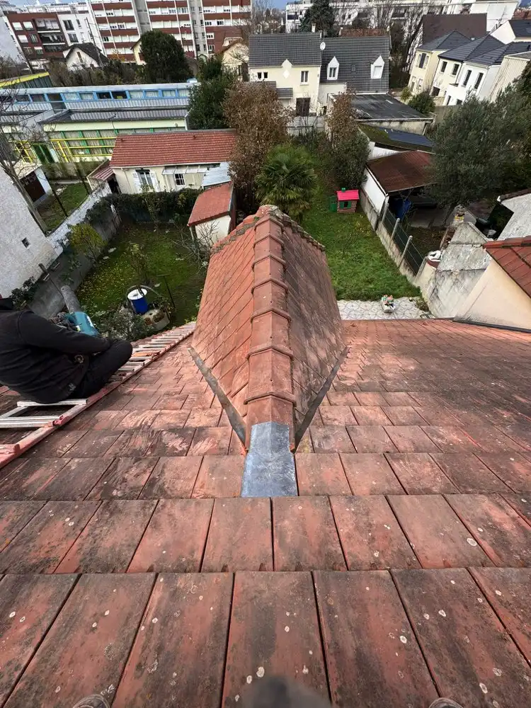 Couvreur Bezons 95870 – Rénovation écoulement chêneaux 95
